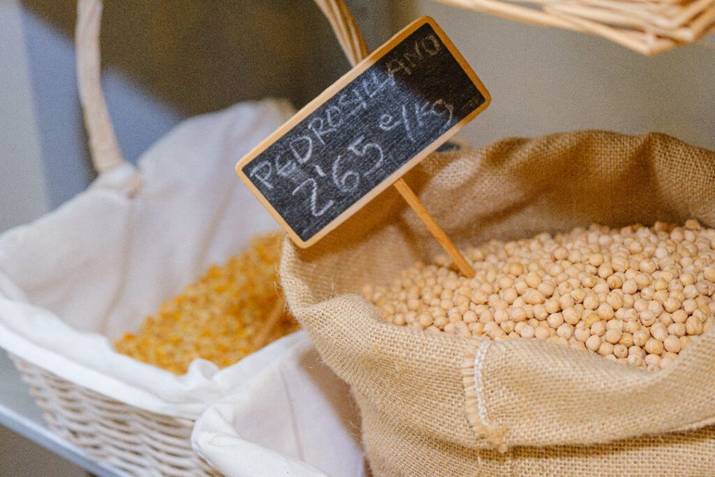 Agricultural market and crop field management
